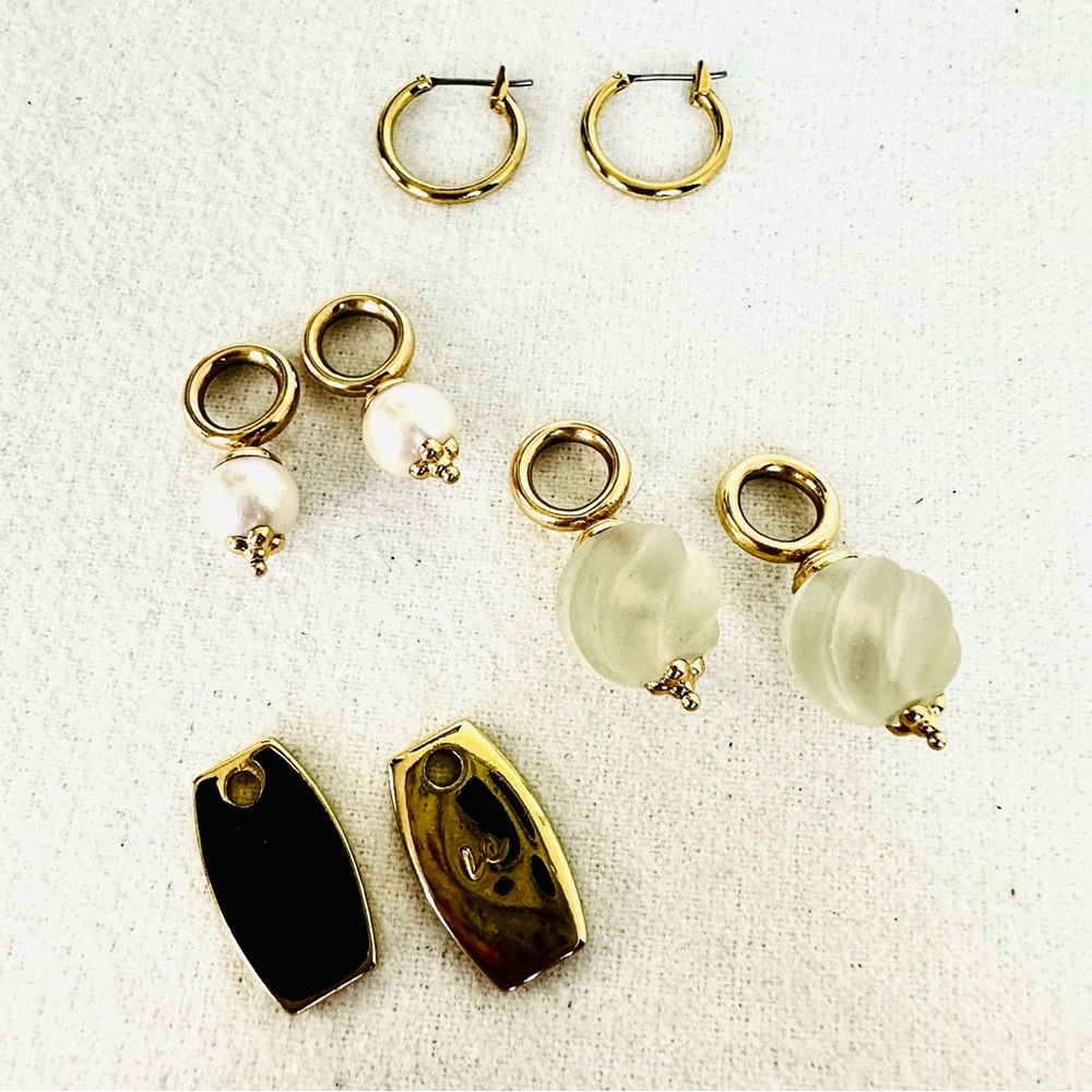 LIZ CLAIBORNE Vintage 90s Gold Tone Hoop Earrings with 3 Interchangeable Dangles
